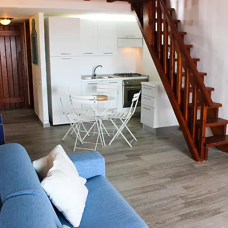 Casa Azzurra Villaggio Est Дом отдыха *